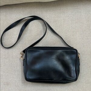 Gucci 60s black leather vintage shoulder bag